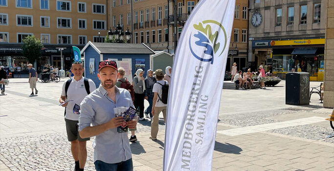 MED Uppsala kampanjar på Stora torget i Uppsala